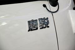 唐骏欧铃 欧冠 旗舰版 112马力 汽油/CNG 3.2米双排栏板轻卡(ZB1030LSD6F)
