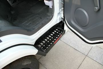 �ƿ�ŷ�� T1ϵ�� 82���� 4X2 3.7�׵�������΢��ͼƬ