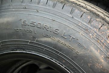 �ƿ�ŷ�� T1ϵ�� 82���� 4X2 3.7�׵�������΢��ͼƬ