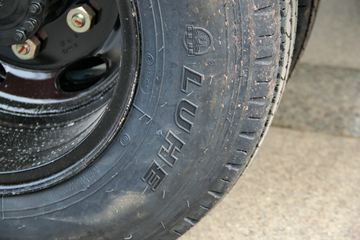 �ƿ�ŷ�� T1ϵ�� 82���� 4X2 3.7�׵�������΢��ͼƬ