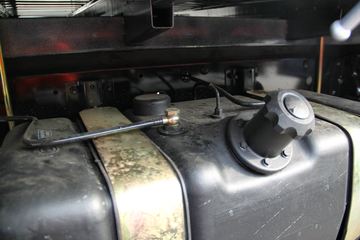 �ƿ�ŷ�� T1ϵ�� 82���� 4X2 3.7�׵�������΢��ͼƬ