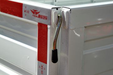 �ƿ�ŷ�� T1ϵ�� 82���� 4X2 3.7�׵�������΢��ͼƬ