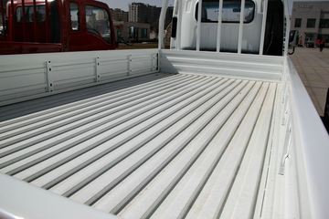 �ƿ�ŷ�� T1ϵ�� 82���� 4X2 3.7�׵�������΢��ͼƬ