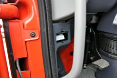 东风商用车 天锦中卡 160马力 4X2 7.5米厢式载货车底盘(DFL5140XXYBX2A)