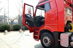 一汽解放 J6P重卡 领航版 460马力 6X4牵引车(CA4250P66K24T1A1E4)