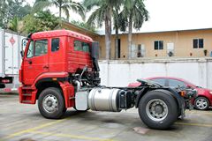 中国重汽 豪瀚重卡 340马力 4X2牵引车(ZZ4185N3516D1)