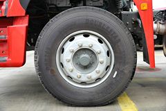 中国重汽 豪瀚重卡 340马力 4X2牵引车(ZZ4185N3516D1)