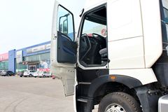 中国重汽 HOWO T7H重卡 540马力 6X4牵引车(ZZ4257V324HD1B)