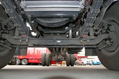 东风柳汽 乘龙M3中卡 160马力 4X2 6.75米仓栅式载货车底盘(LZ5160CCYRAPA)