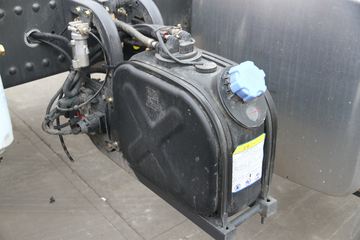  M5ؿ 220 6X2ػ(LZ5200XXYM3CA) ͼƬ