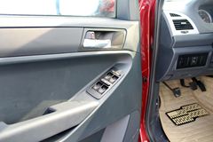 福田 拓陆者B 精英版 2.8L柴油 95马力 两驱 双排皮卡