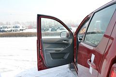 福田 拓陆者B 精英版 2.8L柴油 95马力 两驱 双排皮卡