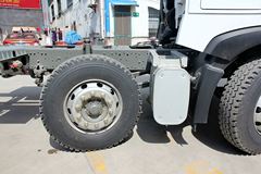 中国重汽 HOWO T5G重卡 240马力 6X2 9.6米厢式载货车底盘(ZZ1257K56CGD1)