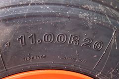 江淮 格尔发A3L重卡 300马力 4X2 港口牵引车(窄体)(HFC4181P2K4A35F)