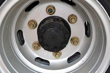 йHOWO ͳ˧ 129 4.2׵ʽῨ(ZZ5047XXYF341BD1Y45)ͼƬ