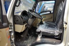 飞碟奥驰 A1系列 95马力 3.3米排半仓栅轻卡(FD5040CCYW16K)