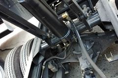 奥驰奥微 47马力 3.05米单排栏板自卸低速货车