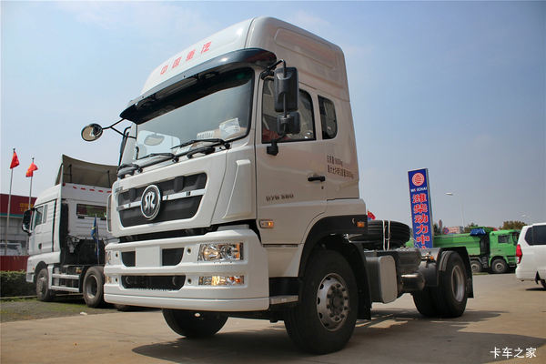 中国重汽 斯太尔D7B重卡 380马力 4X2牵引车(高顶)