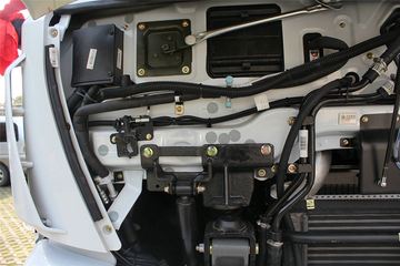 �й����� ˹̫��D7B�ؿ� 340���� 6X4 LNGǣ����ͼƬ