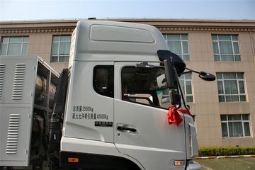 �й����� ˹̫��D7B�ؿ� 340���� 6X4 LNGǣ����ͼƬ