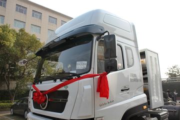 �й����� ˹̫��D7B�ؿ� 340���� 6X4 LNGǣ����ͼƬ