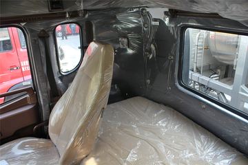 �й����� ˹̫��D7B�ؿ� 340���� 6X4 LNGǣ����ͼƬ