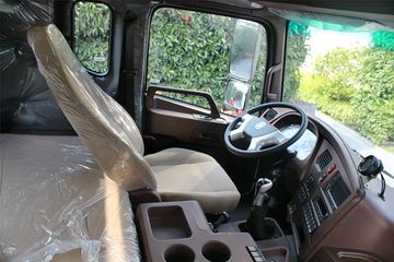 �й����� ˹̫��D7B�ؿ� 340���� 6X4 LNGǣ����ͼƬ