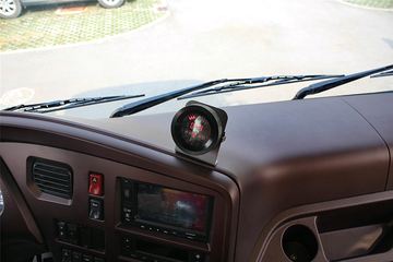 �й����� ˹̫��D7B�ؿ� 340���� 6X4 LNGǣ����ͼƬ