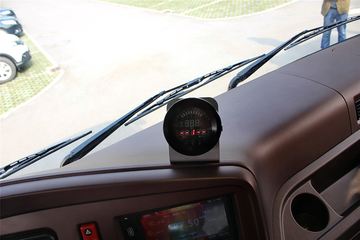 �й����� ˹̫��D7B�ؿ� 340���� 6X4 LNGǣ����ͼƬ