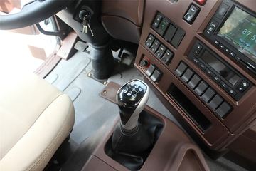 �й����� ˹̫��D7B�ؿ� 340���� 6X4 LNGǣ����ͼƬ