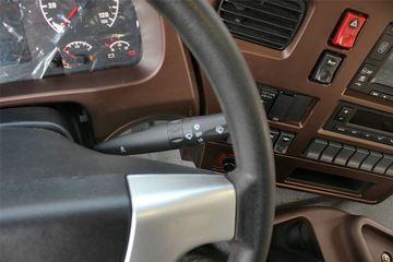 �й����� ˹̫��D7B�ؿ� 340���� 6X4 LNGǣ����ͼƬ