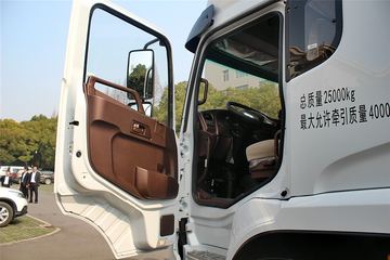 �й����� ˹̫��D7B�ؿ� 340���� 6X4 LNGǣ����ͼƬ
