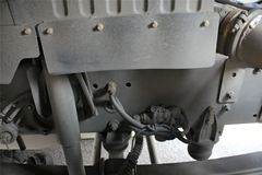中国重汽 斯太尔D7B重卡 340马力 6X4 LNG牵引车(ZZ4253N3841E1L)