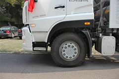 中国重汽 斯太尔D7B重卡 340马力 6X4 LNG牵引车(ZZ4253N3841E1L)