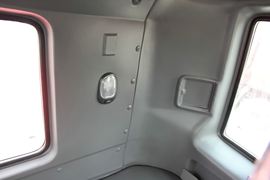 格尔发K3&nbsp;平板运输车驾驶室图片