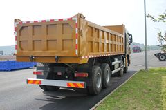 四川现代 创虎XCIENT重卡 340马力 8X4 7.6米自卸车(CHM3310KPQ72M)