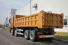 四川现代 创虎XCIENT重卡 340马力 8X4 7.6米自卸车(CHM3310KPQ72M)