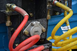 神力L4&nbsp;牵引车外观                                                图片