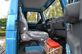 神力L4&nbsp;牵引车驾驶室                                               图片