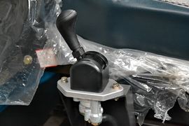 神力L4&nbsp;牵引车驾驶室                                               图片