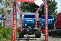 解放 麟V中卡 140马力 4X2 6.2米厢式载货车(CA5145XXYP40K2L5E4A85-3)