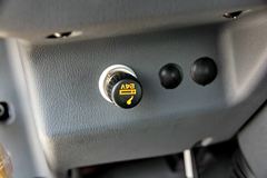 江淮 格尔发K3 180马力 4X2 5米平板运输车(HFC5161TPBP3K1A47F)