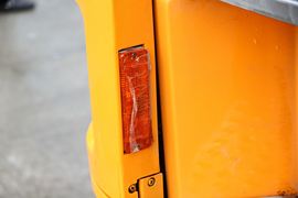 重汽HOWO轻卡底盘&nbsp;粉粒物料运输车外观图片