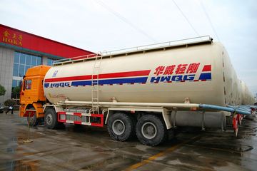 重汽HOWO轻卡底盘&nbsp;粉粒物料运输车外观图片