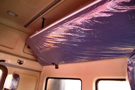 重汽HOWO轻卡底盘&nbsp;粉粒物料运输车驾驶室图片