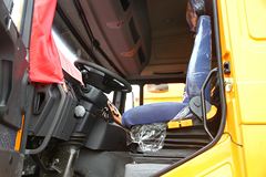 中国重汽 HOKA H7 380马力 8X4 粉粒物料车(华威驰乐牌)(SGZ5311GFLZZ4K)