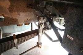 重汽HOWO轻卡底盘&nbsp;粉粒物料运输车底盘图片