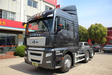 中国重汽 汕德卡SITRAK C7H重卡 440马力 6X2R牵引车(ZZ4256V323HD1)(黑色)
