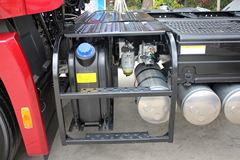 四川现代 创虎XCIENTP440重卡 轻量化版 440马力 6X4牵引车(CHM4251KPQ49M)