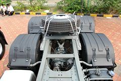 中国重汽 汕德卡SITRAK C7H重卡 400马力 6X4牵引车(ZZ4256V324HD1B)